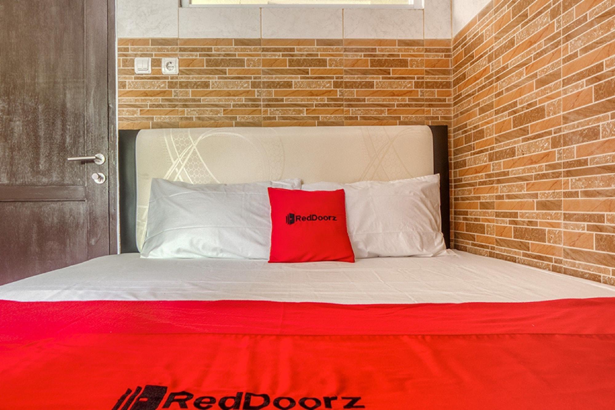 RedDoorz @ Panglima Polim 2 Hotell Jakarta Eksteriør bilde
